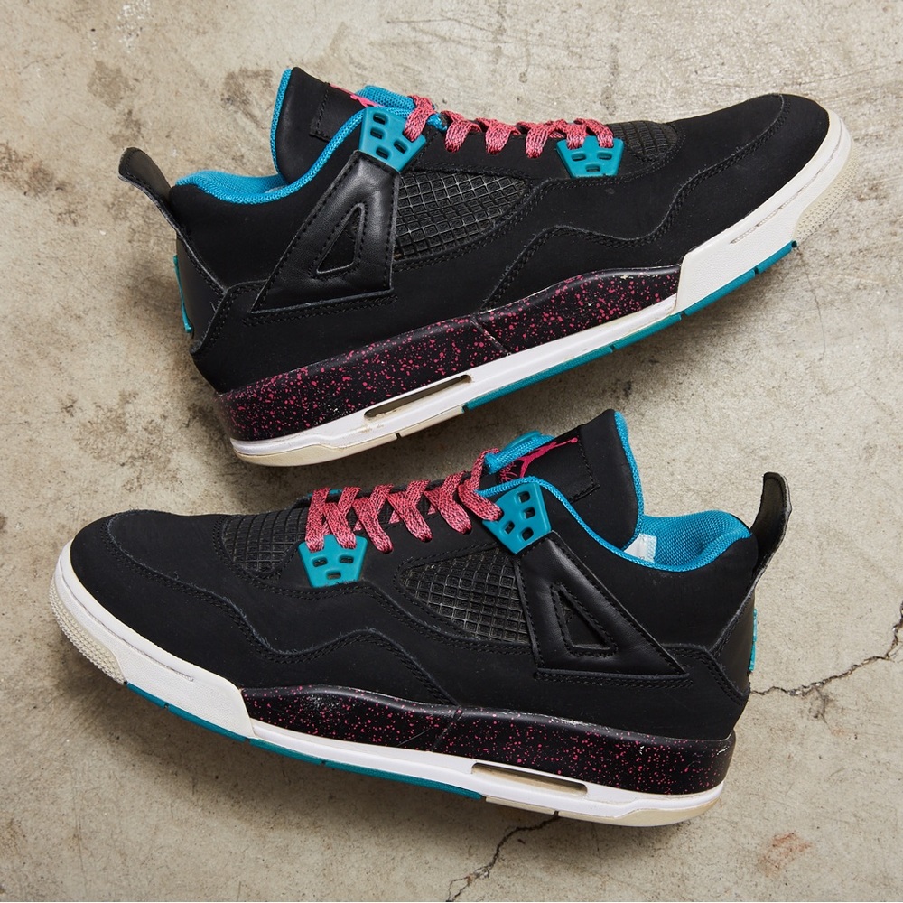 Nike Air Jordan 4 Retro GS ‘Black/Vivid Pink’